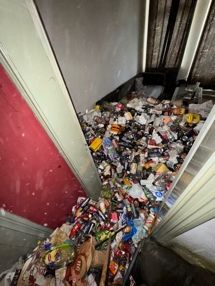 Voor het huis leegmaken: Slaapkamer — sortering en afvoer