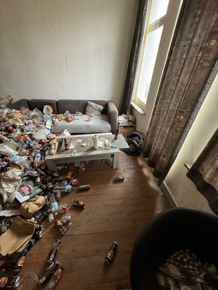 Voor het huis leegmaken: Slaapkamer — verwijdering meubels