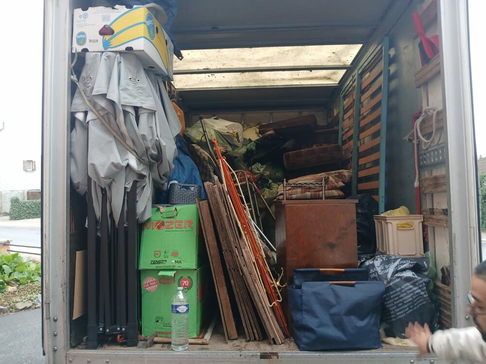 Voor het huis leegmaken: Garage / opslagbox leeggemaakt