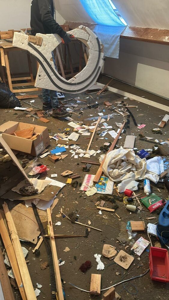 Voor het huis leegmaken: Kantoor ontruimd en schoongemaakt