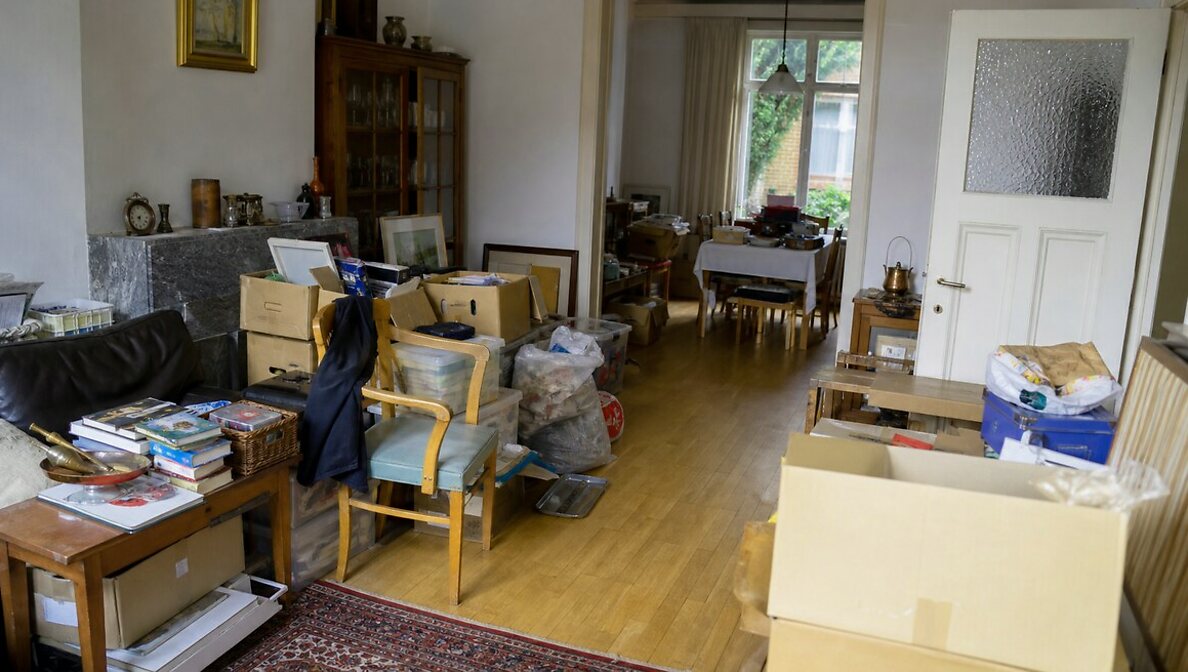 Avant le projet de débarras à La Louviere - Maison trois niveaux vidée avec tri familial